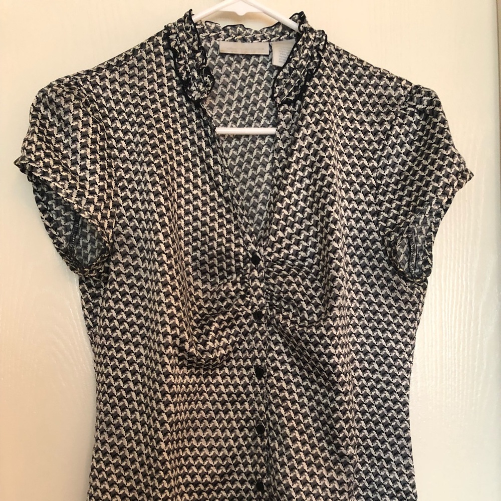 🎉HP🎉 Worthington Short Sleeve Blouse